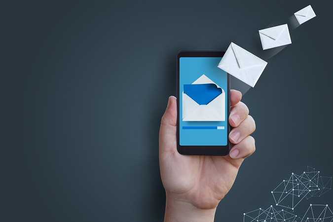 スマホから飛ぶメール